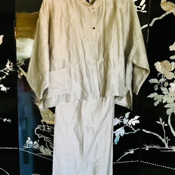 🦝Grey and white relaxed baggy fit IC pants and top